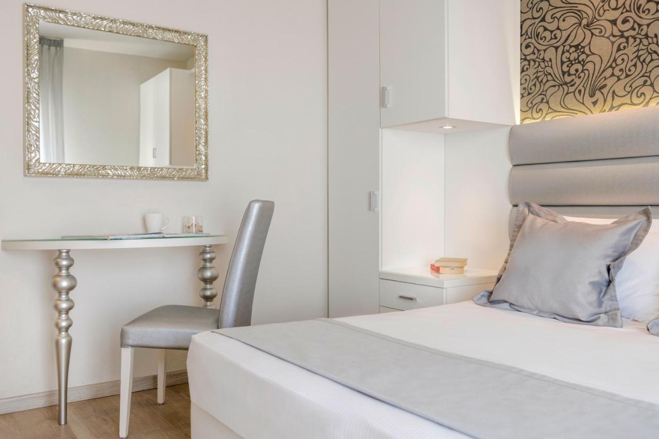 Riviera Hotel 4*