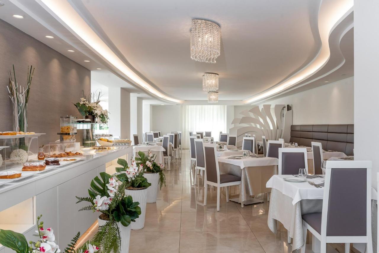 Hotel Riviera 4*