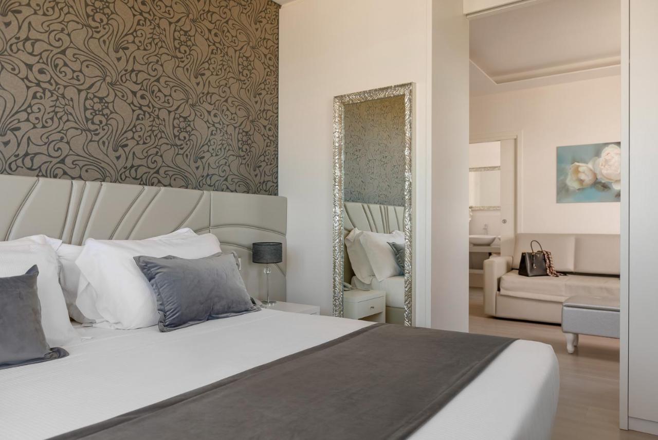 Riviera Hotel 4*